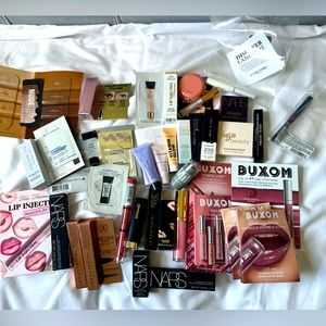 NWT 40+ piece HIGH END MAKEUP COSMETICS DELIXE SAMPLE LOT
